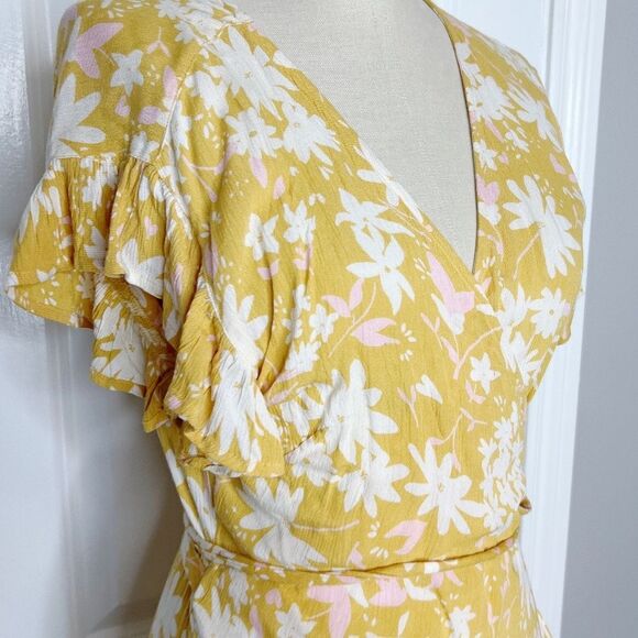 Billabong Wrap and Roll Dress Size S Yellow Floral Print - Picture 11 of 14